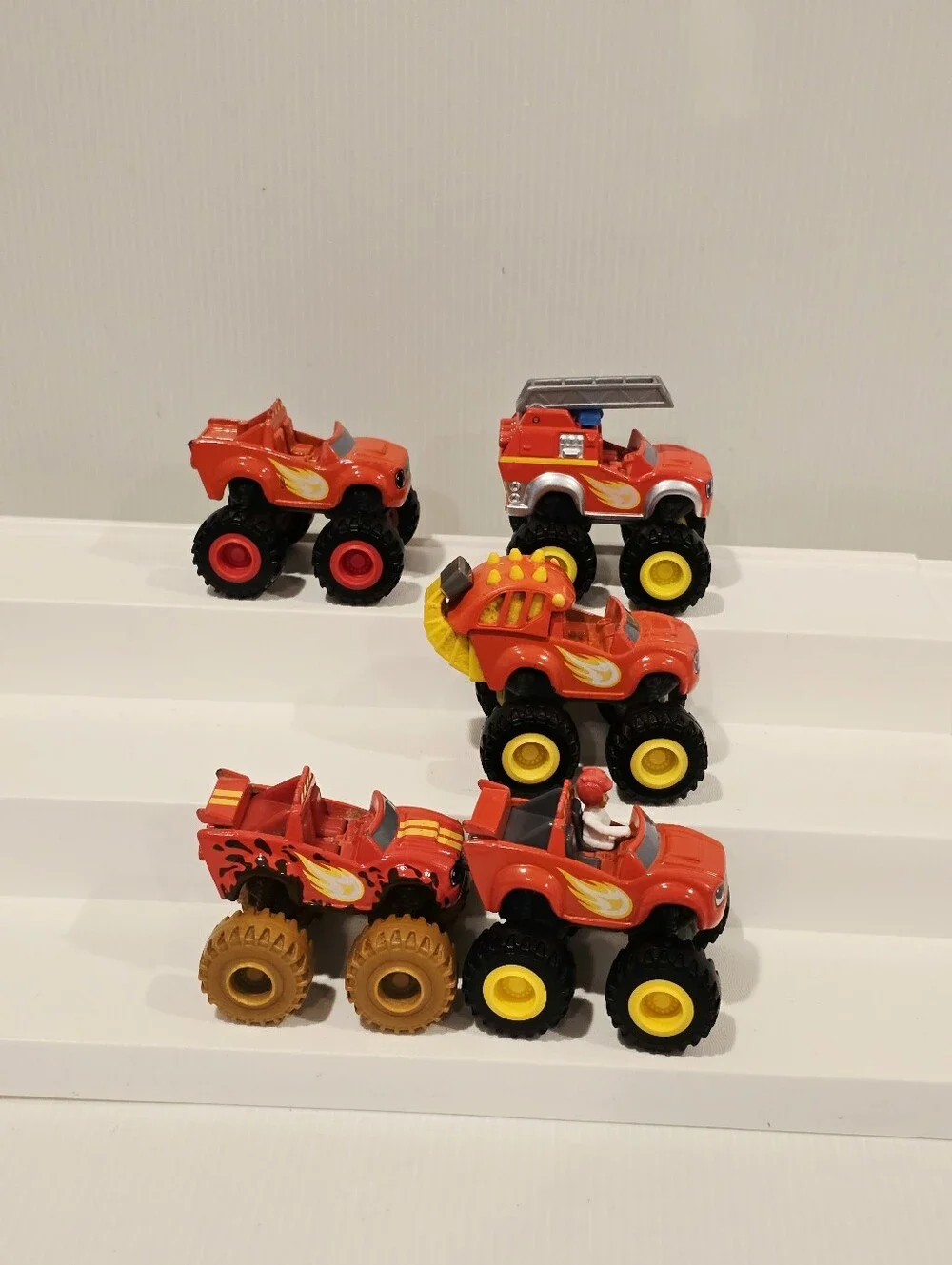 Blaze and the Monster Machines Diecast Blaze Truck Set